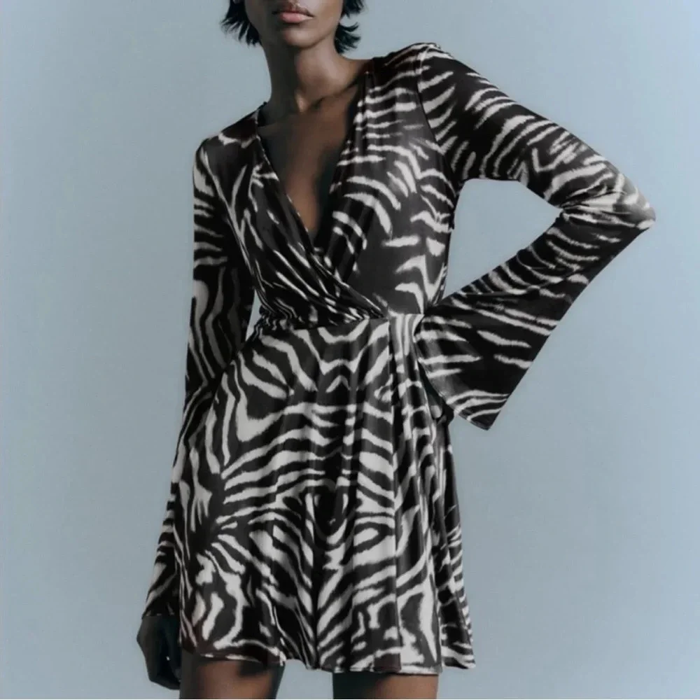 Zara NWT Zebra Animal Print Long Sleeve V-Neckline Stretch Dress Size Medium - Picture 1 of 15